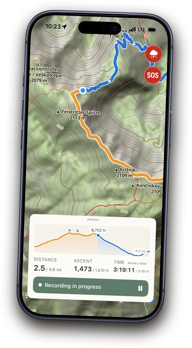 Above recording a hike: orange track behind, blue ahead, a position dot on the trail and the elevation profile open at 4.2 of 8.4 km